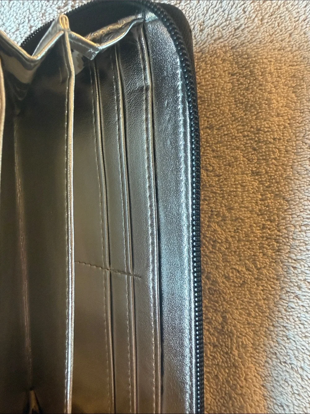 Nine West zip around